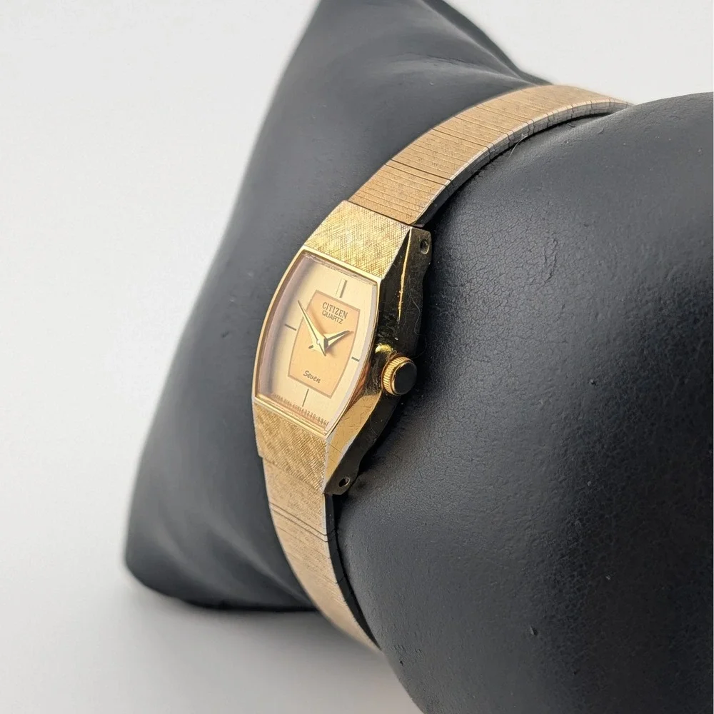 Vintage Citizen Seven 3220-941934 Gold Tone Quartz Watch Textured Bracelet - Picture 5 of 10